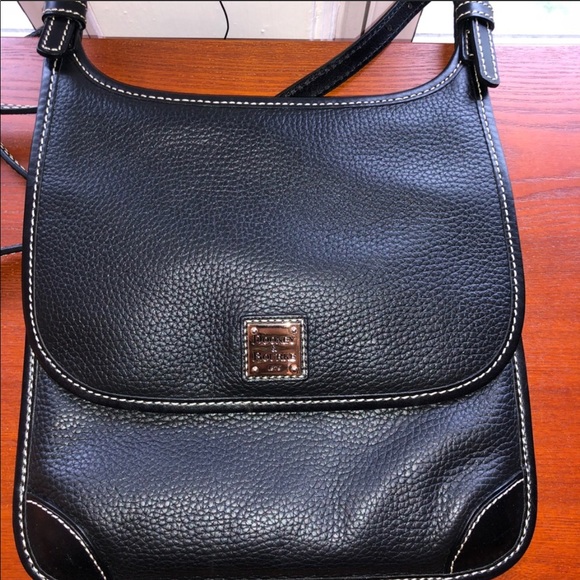 Dooney & Bourke Sadlebag - Picture 1 of 4